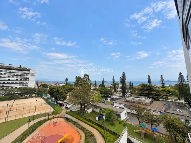 Apartamento de 3 dormitórios com 1 suíte no bairro Jardim Atlântico, em Florianópolis