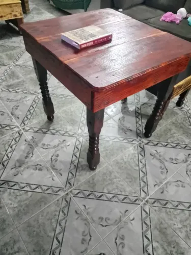 Mesas em madeira
