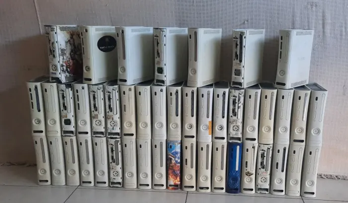 Lote de 45 vídeo game Xbox 360 fat
