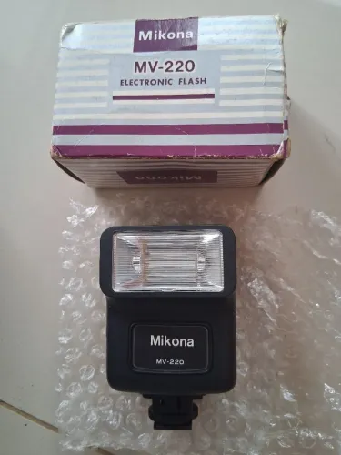 Flash Mikona MV220
