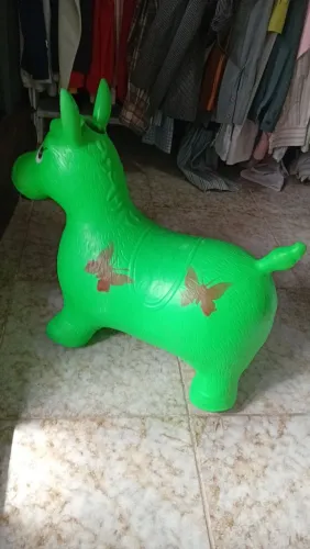 Cavalinho Upa-upa Verde de borracha -Terra de Areia 