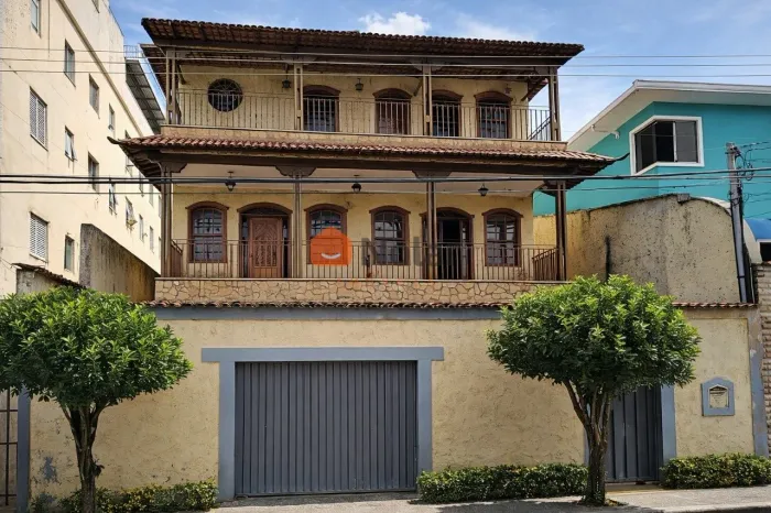 Casa á venda de 4 quartos, 2 suítes e 8 vagas no bairro Palmares em Belo Horizonte MG