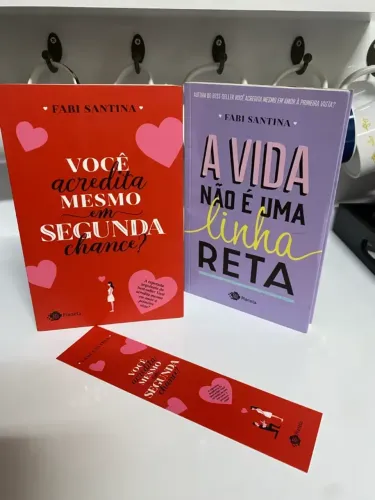Livros da YouTuber ,influencer FABI SANTINA AUTOGRAFADO