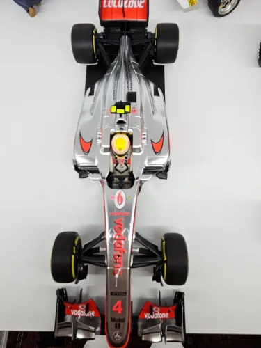 Mclaren MP4/27 Hamilton 2012 1/18 Minichamps. 