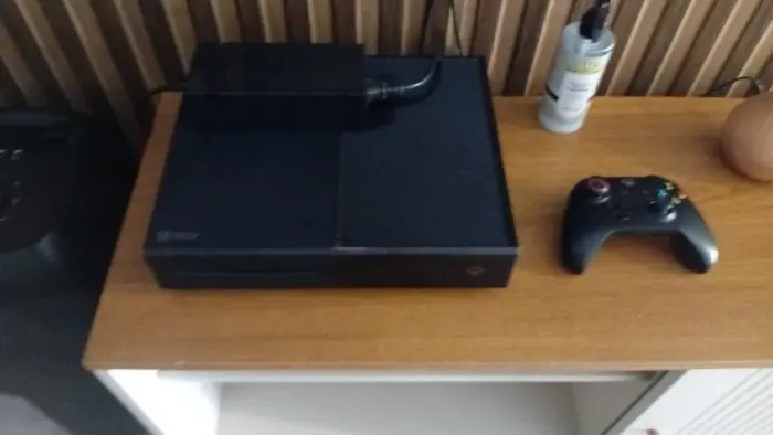 Xbox One com 1 controle ótimo estado
