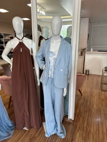 Vendo manequins de fibra ?