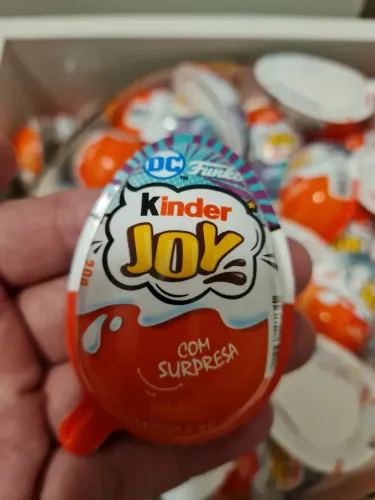 Kinder Ovo colecionáveis lacrados