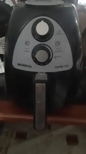 Air fryer mundial família 3,2l   200 reais