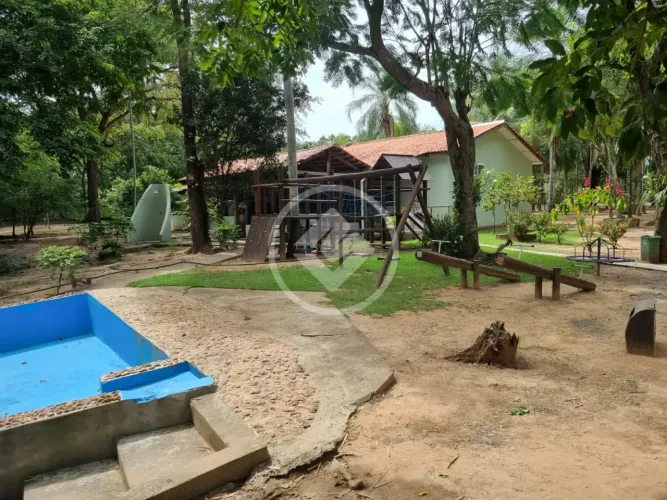Vende-se Chácara na Guia - MT - 8 quartos, sendo 3 suítes - 4 Hectares - Cuiabá (MT) - Val