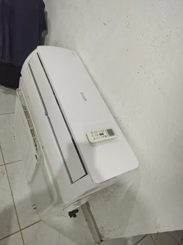 Ar condicionado Elgin 12.000 BTUS gás recolhido manutenção feita 