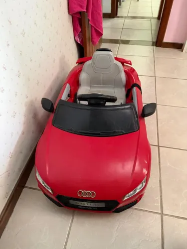 Carrinho Elétrico Audi TT Rs 2.4Ghz Vermelho 12V Bel Brink com controle remoto