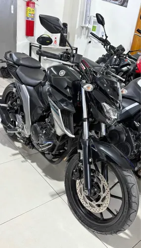 Moto Fazer FZ25 impecável