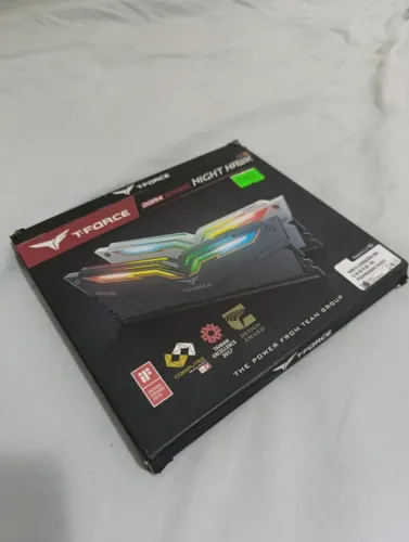 Kit Memória RAM 2x8GB T-Force Night Hawk RGB DDR4 3000MHz CL16 RGB