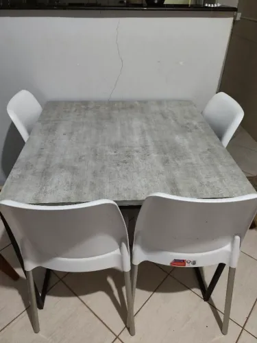 Mesa industrial 90x90