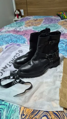 Vendo uma bota bike de couro preto feminina 