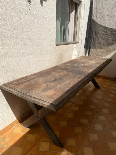 Mesa de madeira 2,76m - precisa dar uma reforma