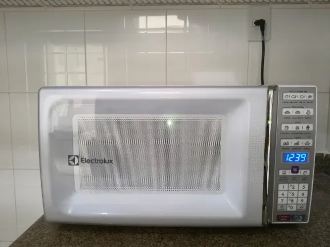 Micro-ondas Electrolux 34L MEO44 - Branco - 127V