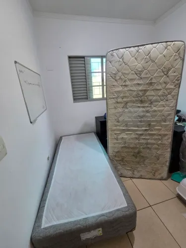 Cama de solteiro com box