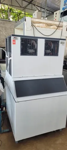 Máquinas de gelo everest a pronta entrega para bh e região.