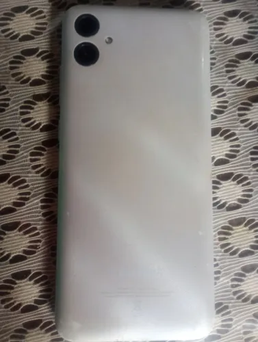 Vendo esse celular ta tudo bom quero vender ele estou apertada 260