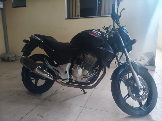 Vendo CB 300r 2011 em ótimas condições