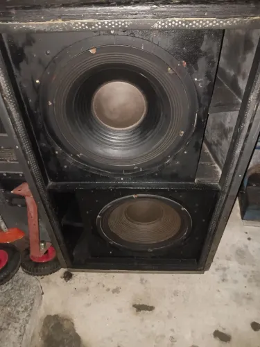 Caixa de som dois Alto-falantes de 15 jbl 8ohms 800 watts