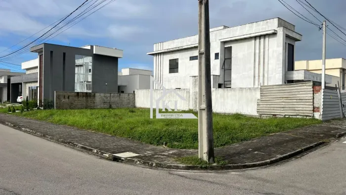 Excelente Lote Esquina - 240M - Segurança e Lazer Completo - Nova York ( Bairro Cajupirang