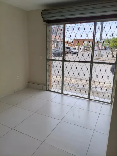 Ponto comercial Cruzeiro n º 380, R. José Gonçalves de Lucena, prox. ao centro de madeira.