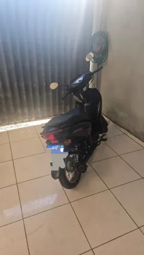 Vendo moto bis 100 es 2012