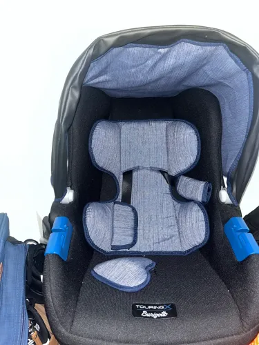 Carrinho e bebê conforto usados e em ótimas condições