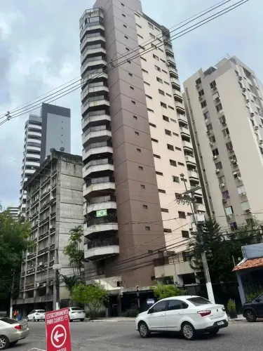 Imóvel para venda tem 300 metros quadrados com 5 quartos em Reduto - Belém - PA