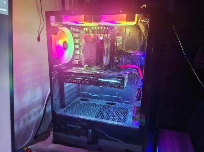 Pc Gamer com Tela , teclado e microfone 
