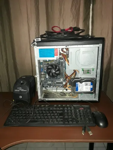 Computador de Escritório e Estudos - Core i3 / 4GB RAM / HD 500GB (Sem Monitor)