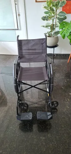 Cadeira de rodas dobrável