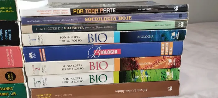 Livros didáticos SESI.