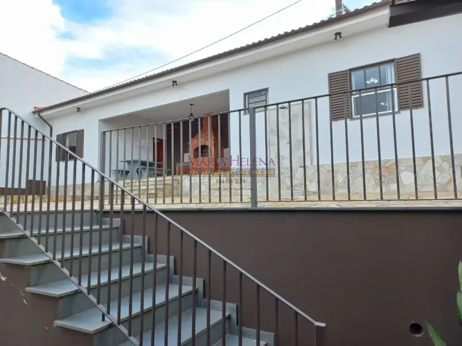 Casa em Caxambu, no bairro Observatório, à venda.