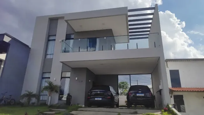 Casa Dúplex no Morada dos Pássaros com 3 Qts/ Piscina, ampla área gourmet com churrasqueir