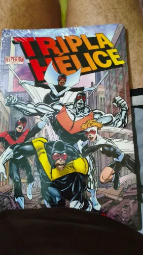 Tripla hélice - hyperion comics