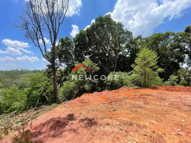 Lote em Passagem das Paineiras - Capuava - Embu das Artes/SP