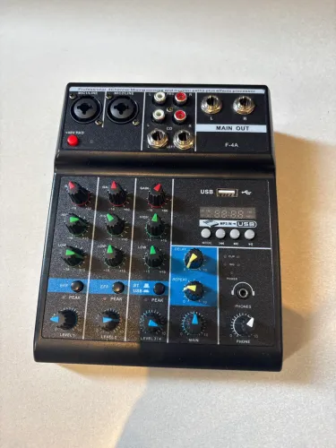 MIXER CONSOLE 4 CANAIS