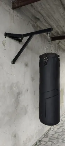 Saco de Pancada Outshock 1.20 30kg com suporte de parede