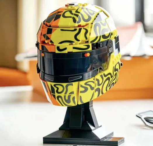Vendo capacete (da F1) do Lando Norris ( Estilo Lego)