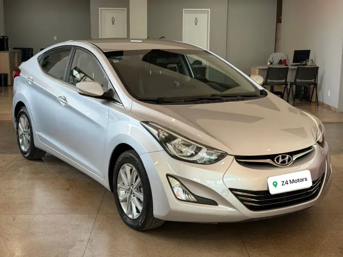 Hyundai Elantra GLS 2.0 16V Flex Aut. 2015