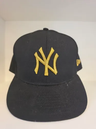 Boné New Era 9FIFTY Yankees Preto e Dourado - Snapback Aba Reta - Original