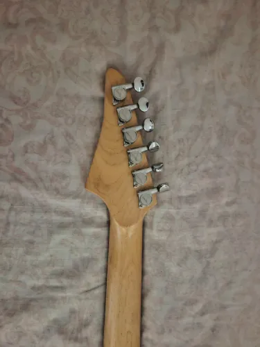Guitarra Strat