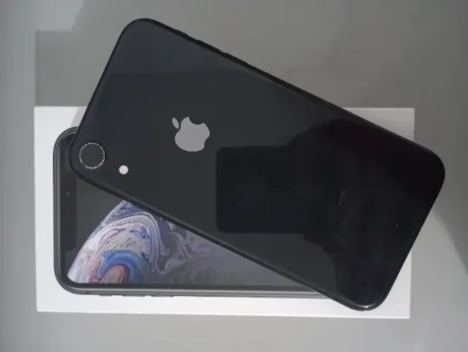 iPhone XR - 64gb