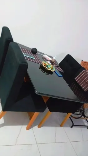 Vendendo esta mesa,sem as cadeiras