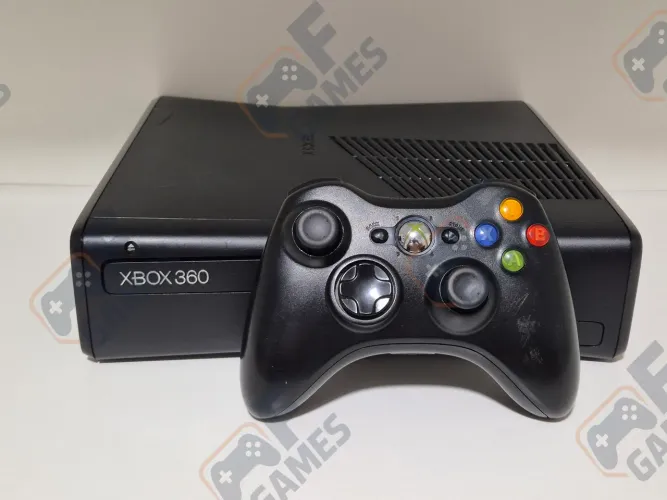 Xbox 360 Desb RGH Seminovo + 200 Jogos no HD | Aceito Cartão!!!