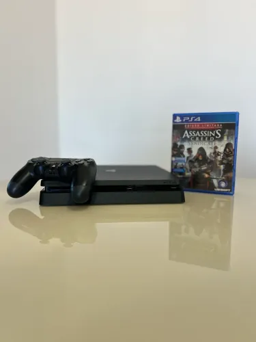 PlayStation 4 SLIM