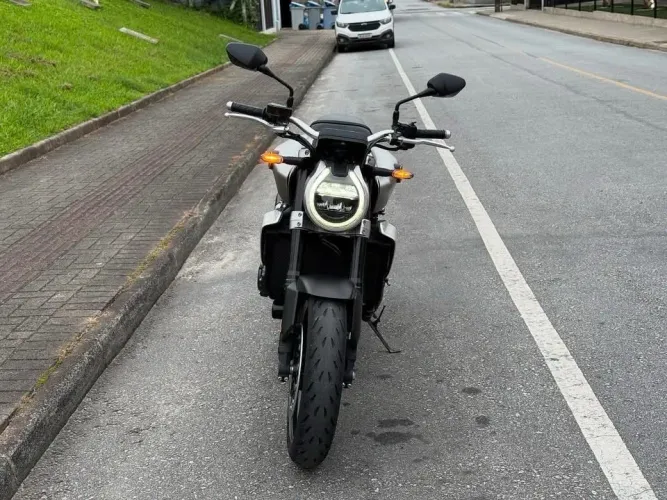 Vendo CB1000R